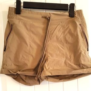 Eddie Bauer Medium High Waist khaki Short
